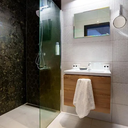 فندق Nagypince Borhotel Wine And Bohonye
