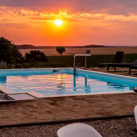 فندق Nagypince Borhotel Wine And Bohonye